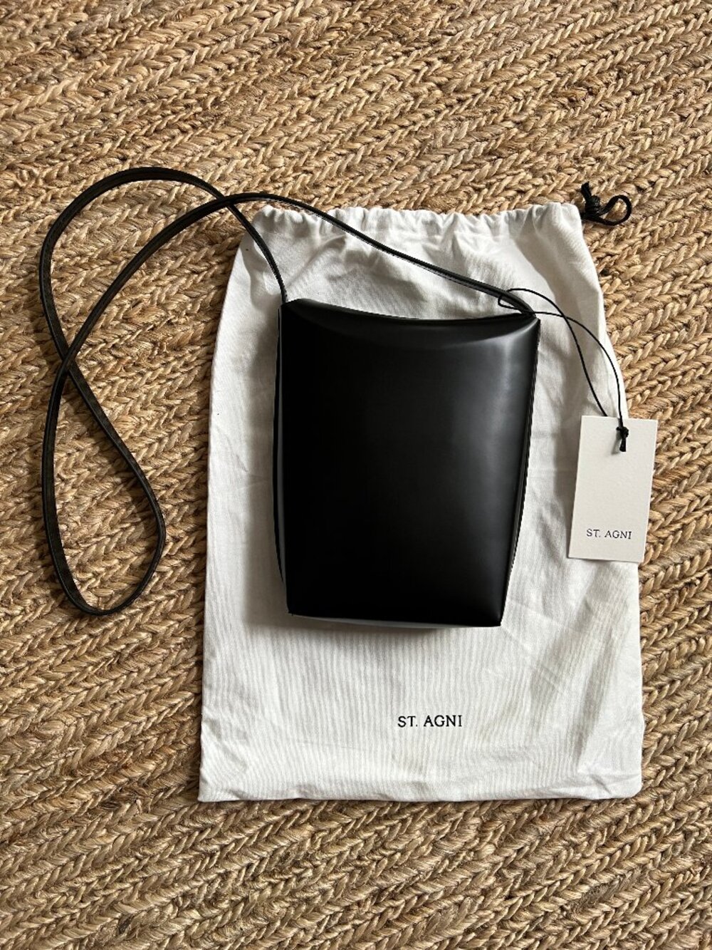 ST. AGNI Origami Sling Pouch Black Leather Bag Purse Crossbody